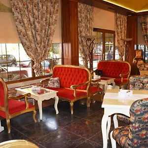 2 Kitarrat Boutique & Spa Hotel